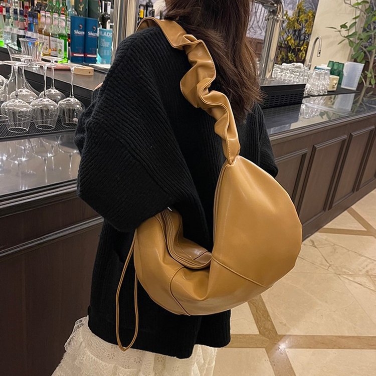 Large Capacity Crossbody Bag Fashionable Shoulder Dumpling Bag